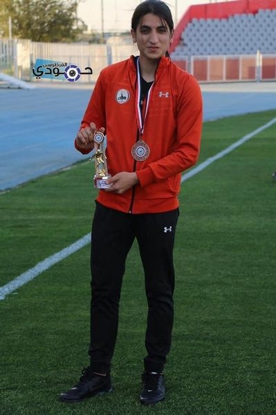 كچه‌ كوردێك گرێبه‌ستى له‌ دوو یانه‌ى ده‌ره‌وه‌ى عێراق پێشكه‌ش كراوه‌